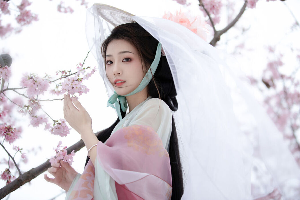 YiTuYu艺图语 Vol.7214 Zhi Zhi Qi