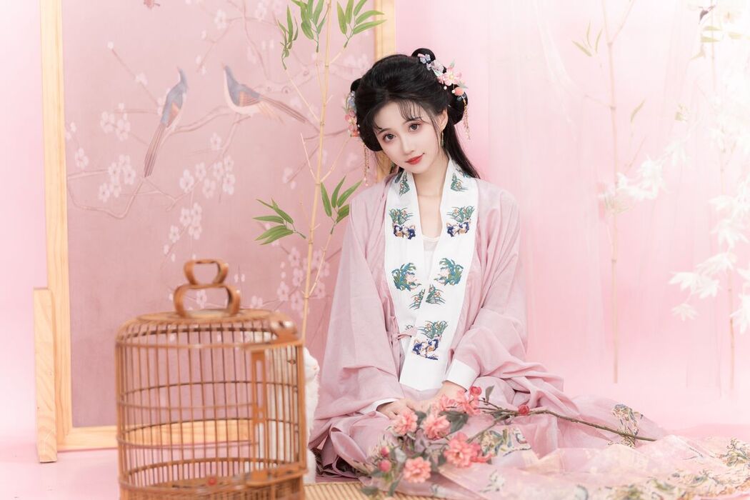 YiTuYu艺图语 Vol.7149 Qi Luo Sheng De Xiao Su Su