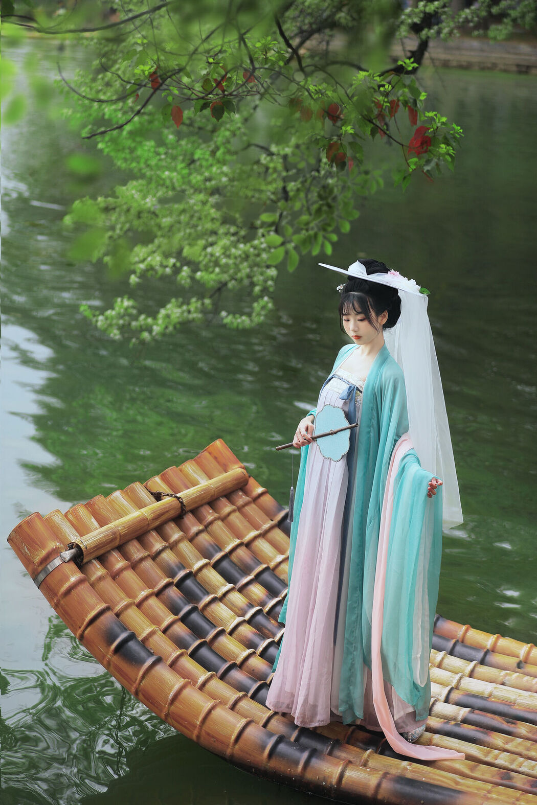 YiTuYu艺图语 Vol.7164 Zhou Zhou Ay