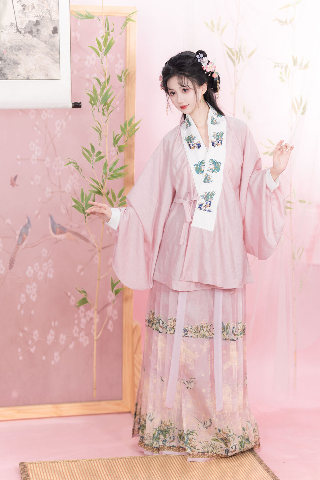 YiTuYu艺图语 Vol.7149 Qi Luo Sheng De Xiao Su Su