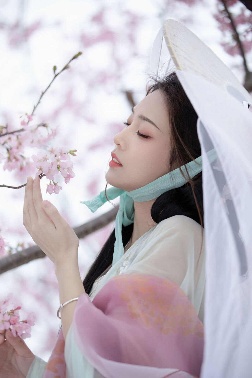 YiTuYu艺图语 Vol.7214 Zhi Zhi Qi