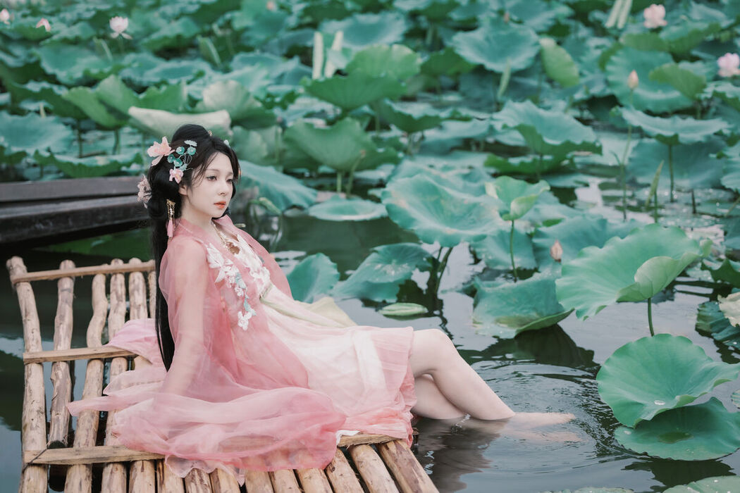 YiTuYu艺图语 Vol.7305 Mini Mi Li