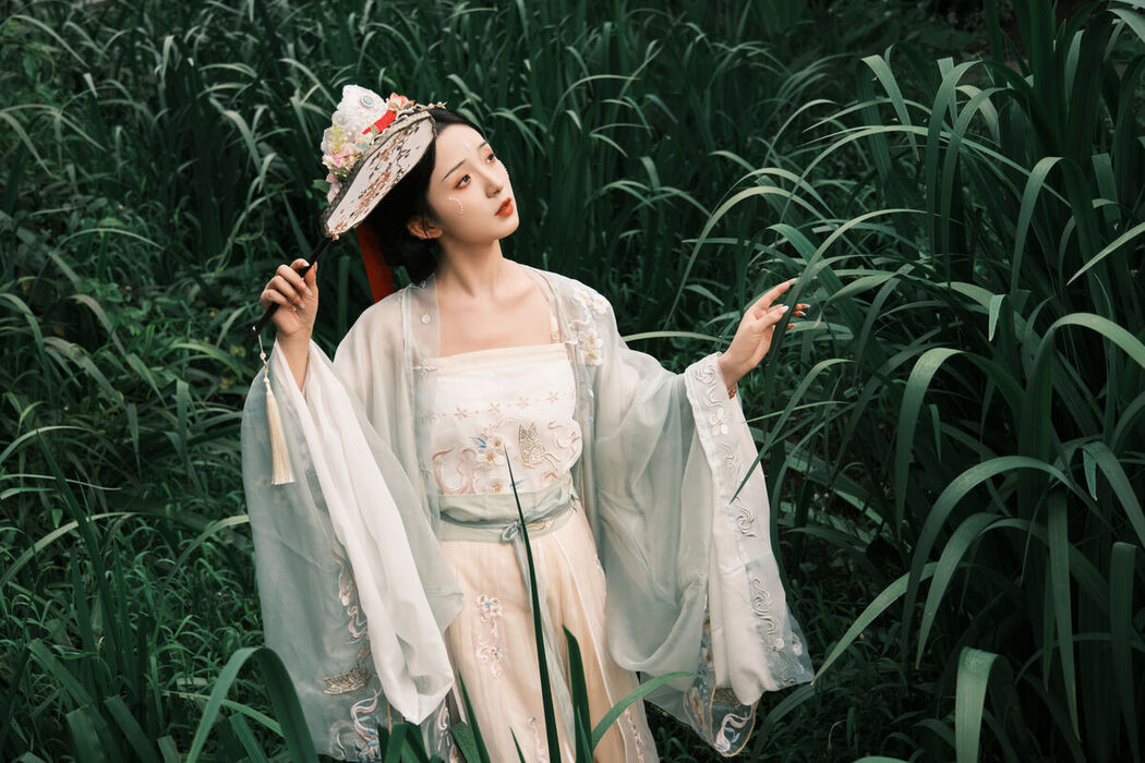 YiTuYu艺图语 Vol.7316 Min Zui Xiao Mo Xuan