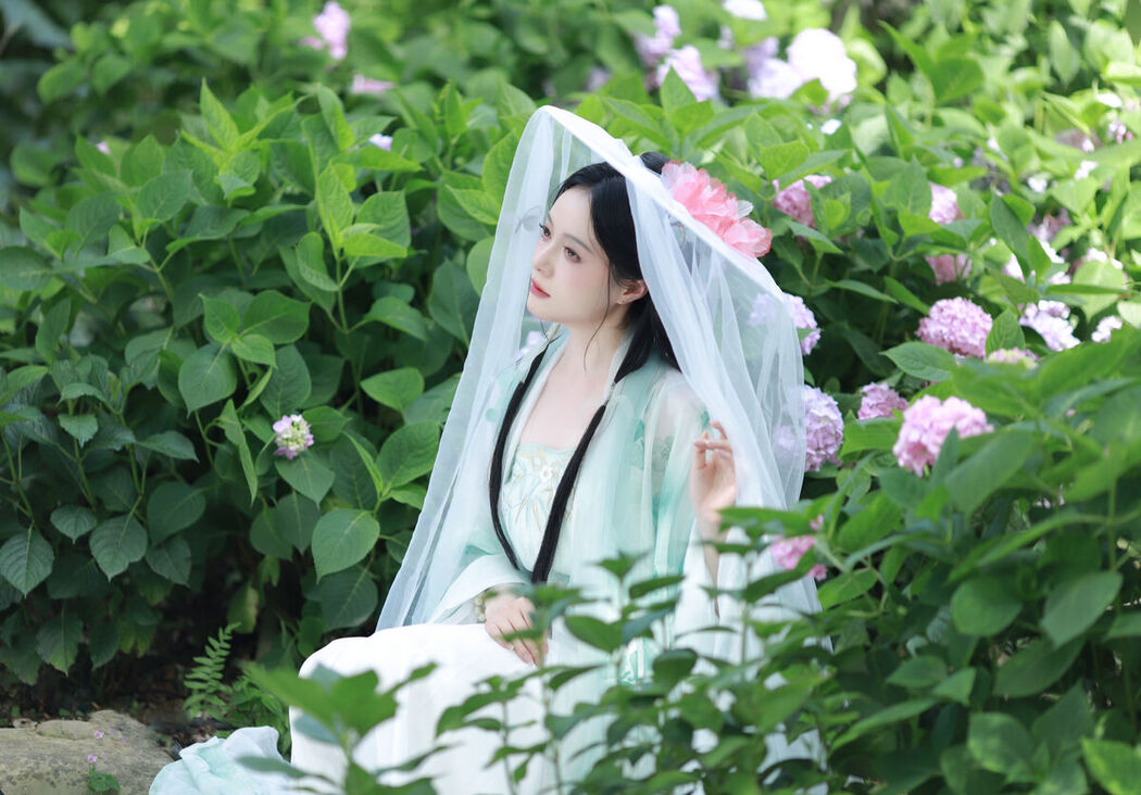 YiTuYu艺图语 Vol.7327 Sui Sui Ru Yi