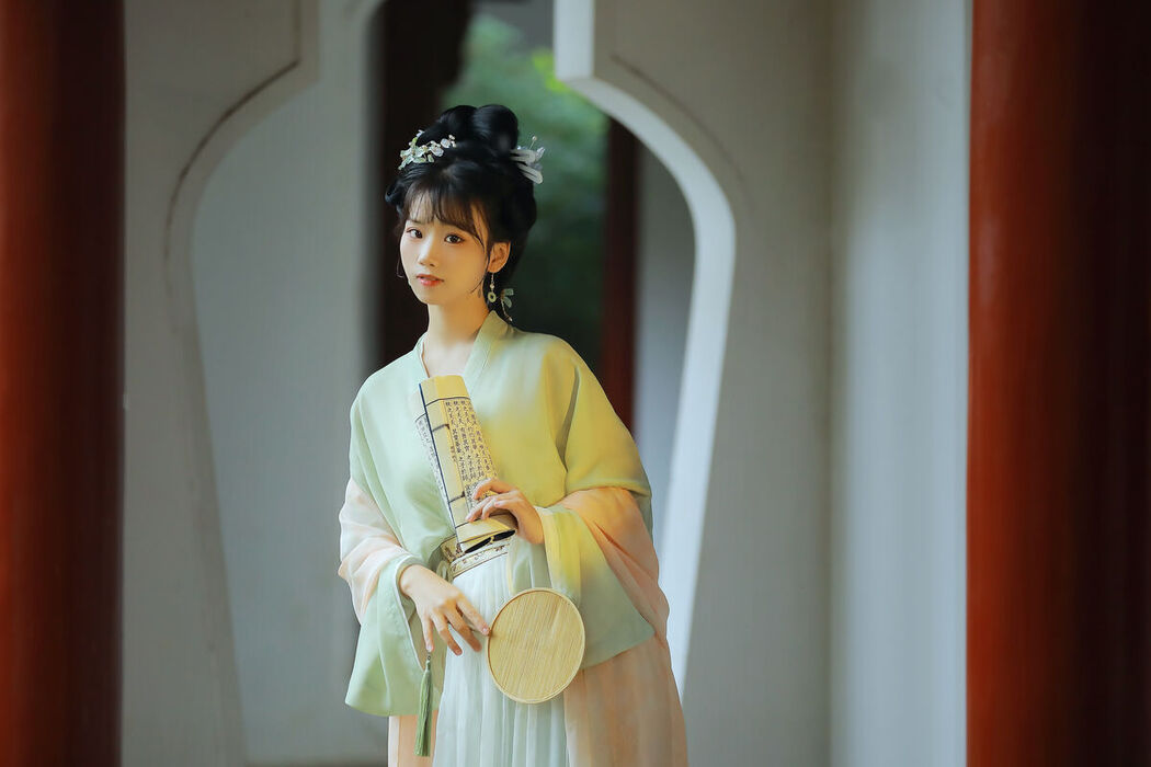 YiTuYu艺图语 Vol.7331 Zhou Zhou Ay
