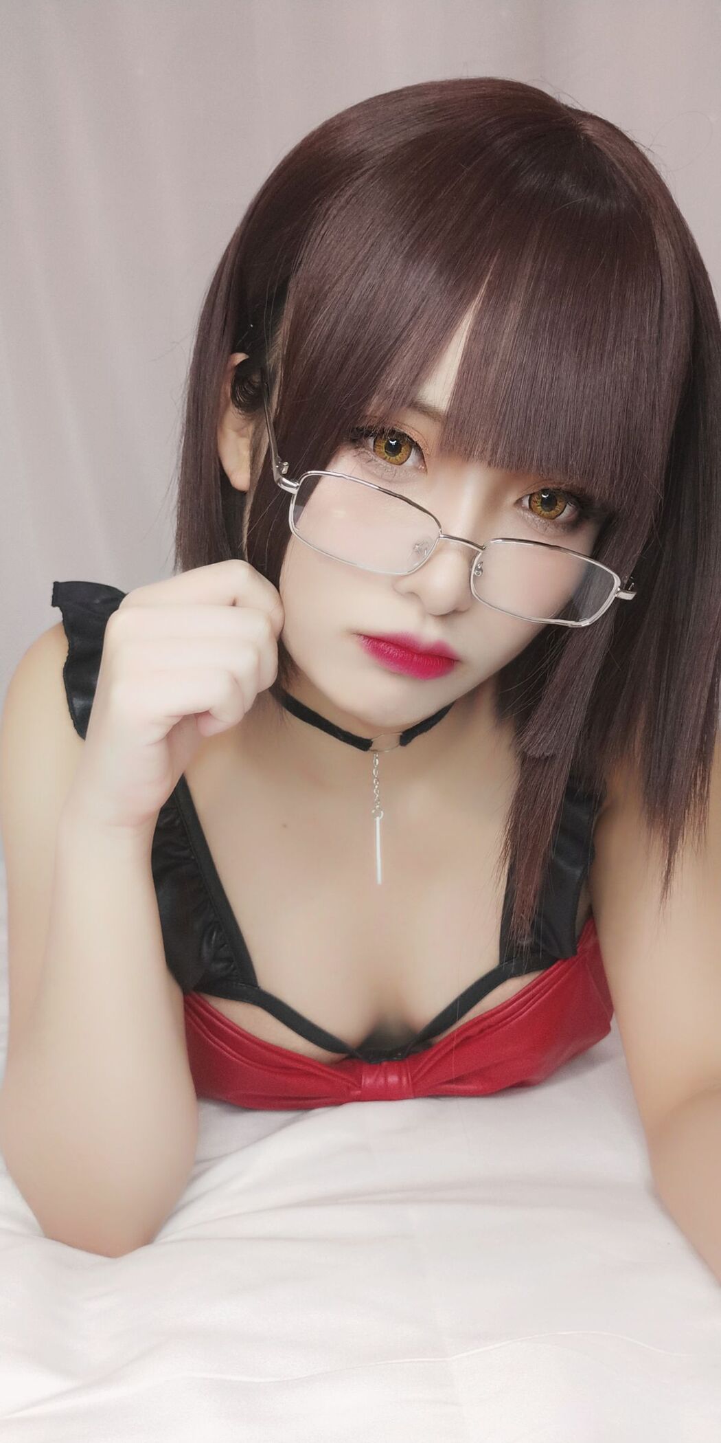 Coser@洛璃LoLiSAMA – 红色蝴蝶的妹妹 Part1 (51P – 7V)