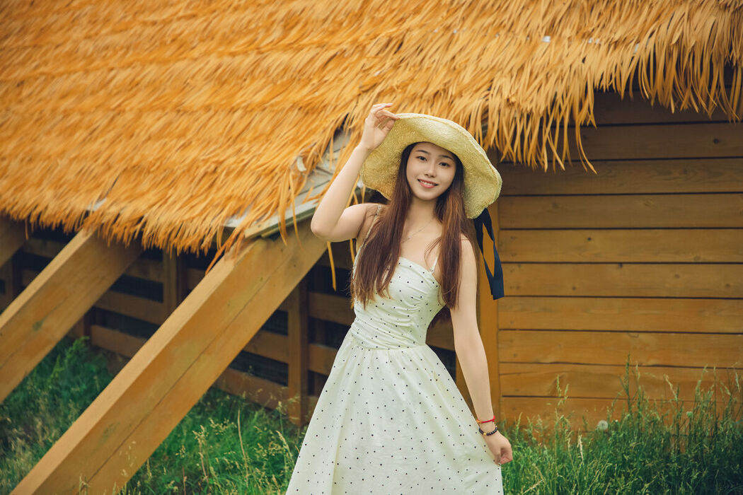 YiTuYu艺图语 Vol.7332 Fei Tian Xiao Mo Nu