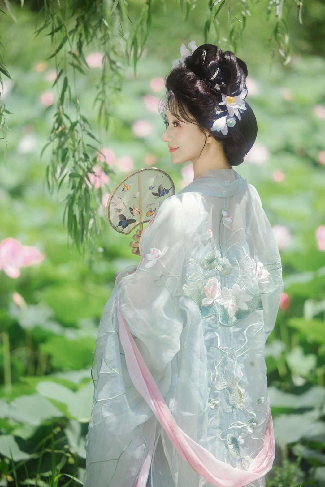 YiTuYu艺图语 Vol.7467 Piao Piao Bu Chi Cao
