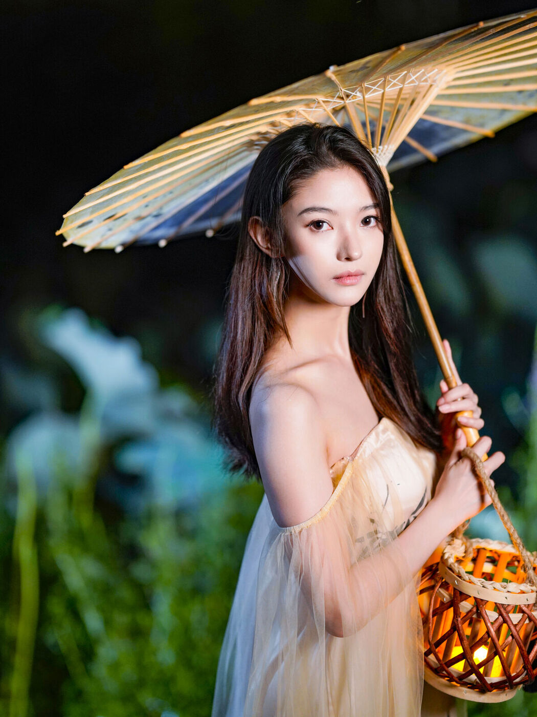 YiTuYu艺图语 Vol.7412 Yu Yan Jia