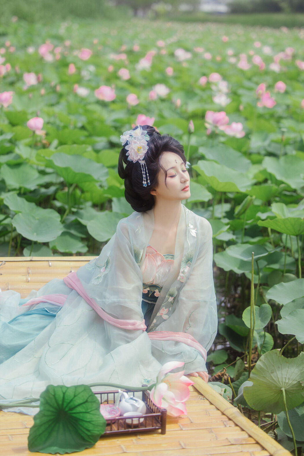 YiTuYu艺图语 Vol.7467 Piao Piao Bu Chi Cao