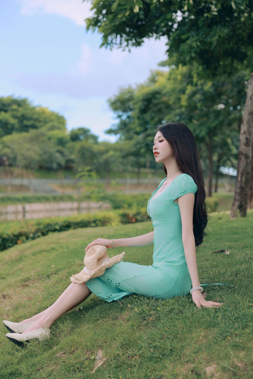 YiTuYu艺图语 Vol.7492 Liu Liu