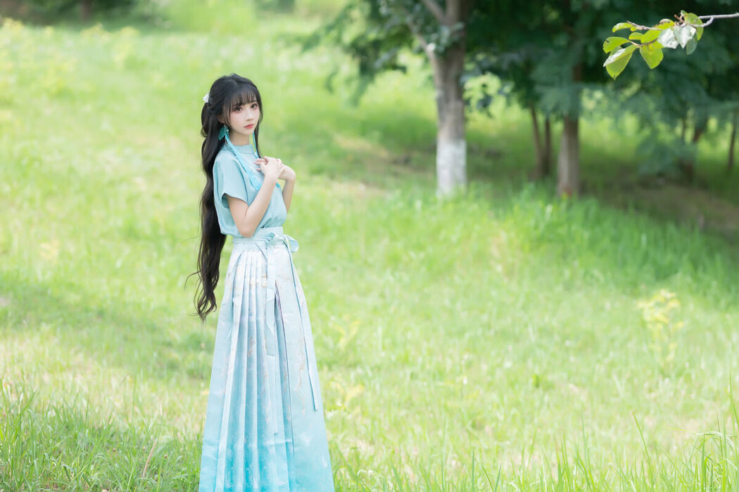YiTuYu艺图语 Vol.7406 Qi Luo Sheng De Xiao Su Su