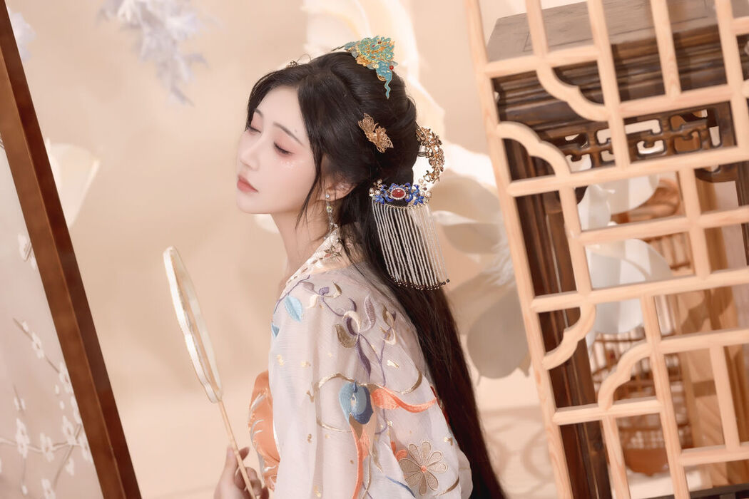 YiTuYu艺图语 Vol.7470 Qi Luo Sheng De Xiao Su Su