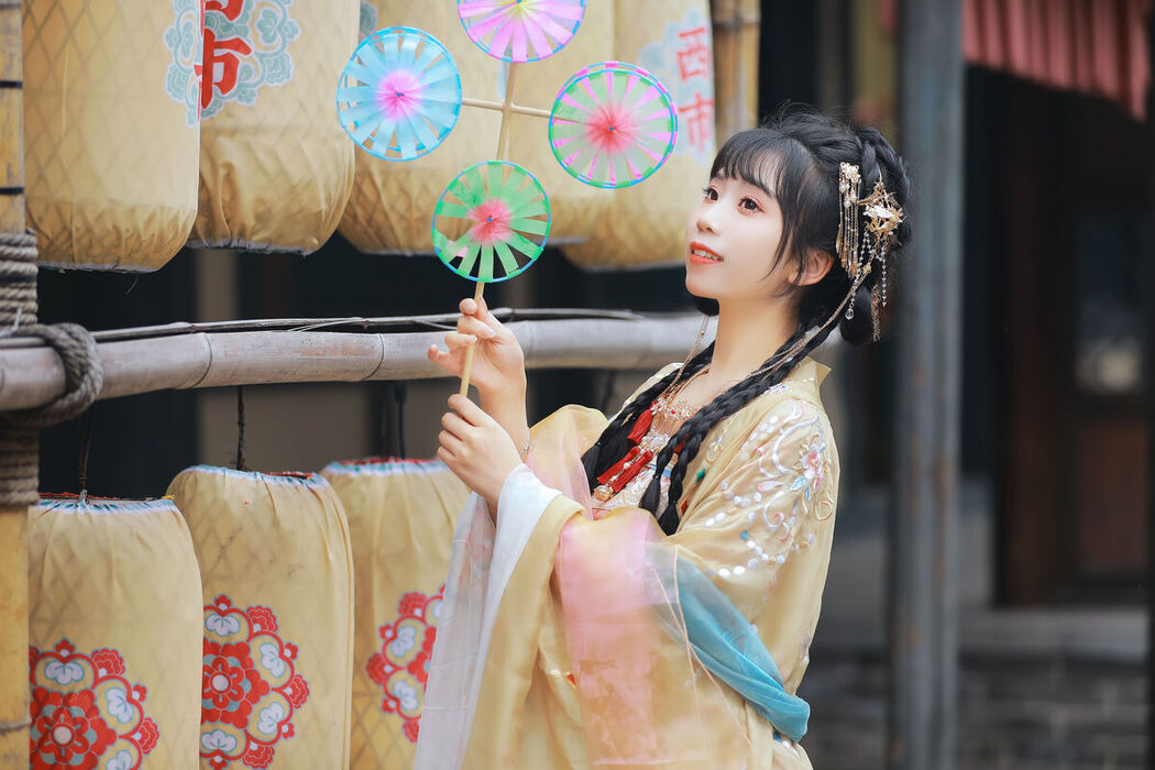 YiTuYu艺图语 Vol.7379 Zhou Zhou Ay