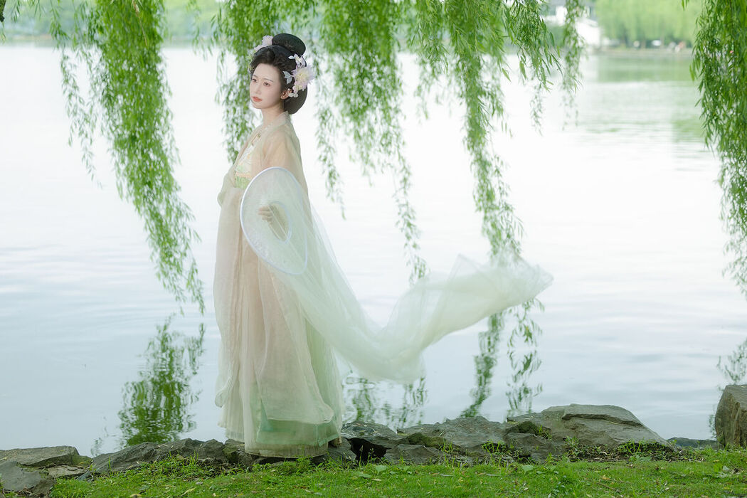 YiTuYu艺图语 Vol.7473 Zhi Shi