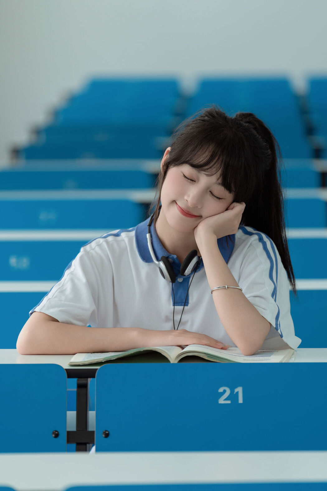 YiTuYu艺图语 Vol.7434 Xia Yu Xiao Nian