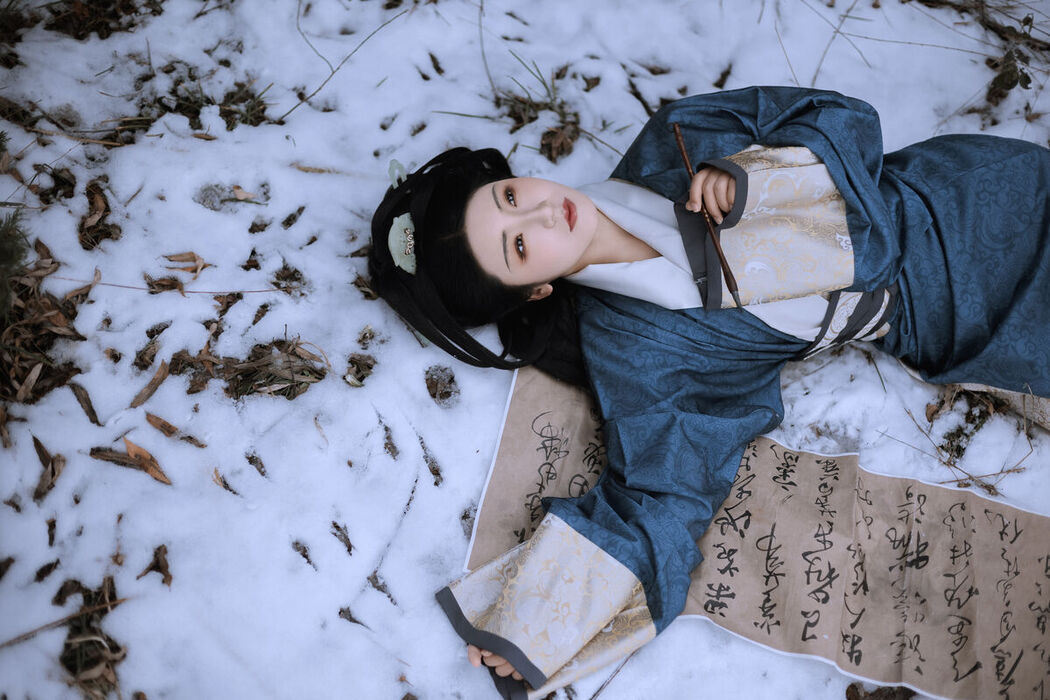 YiTuYu艺图语 Vol.7431 Zhi Yu Qian Deng