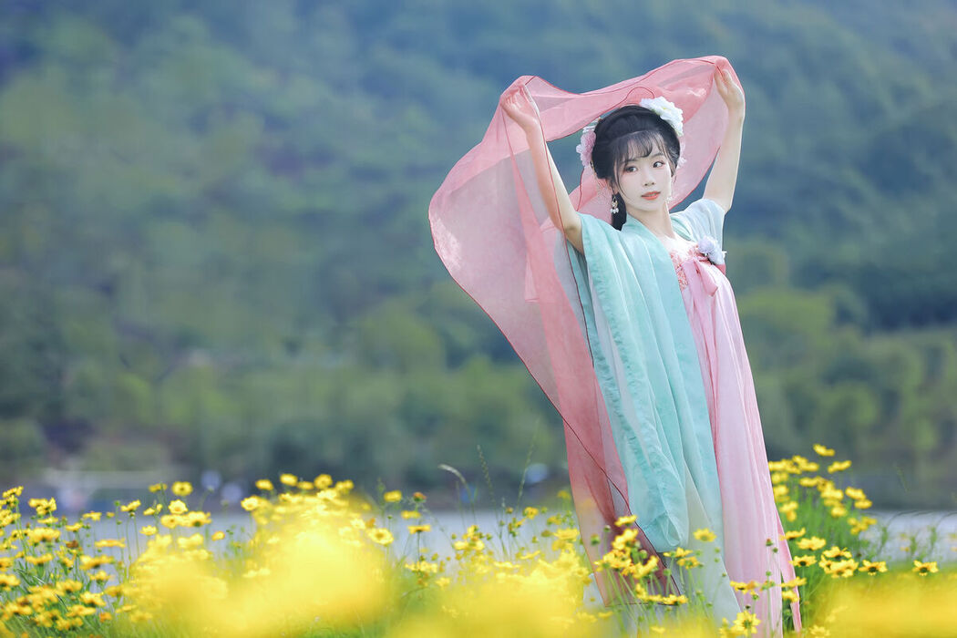 YiTuYu艺图语 Vol.7422 Zhou Zhou AY