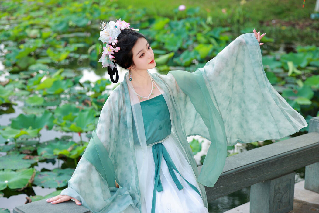YiTuYu艺图语 Vol.7419 Bu Ke Ai De He He Miao