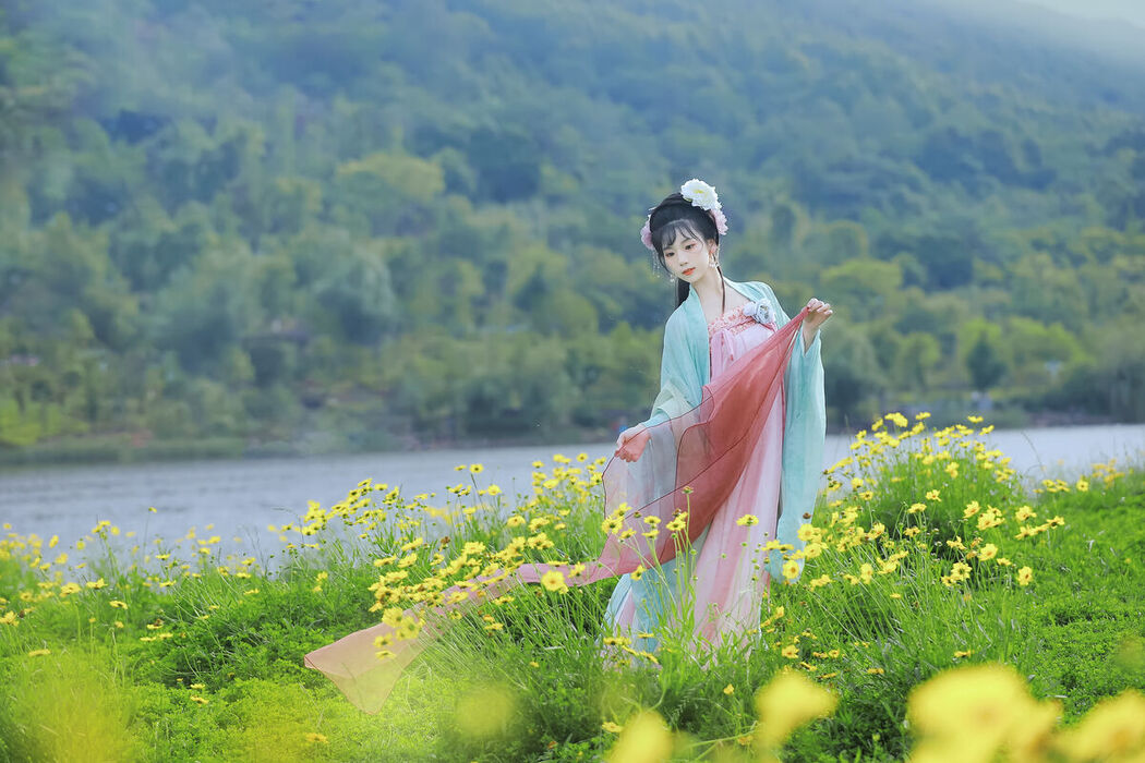 YiTuYu艺图语 Vol.7422 Zhou Zhou AY