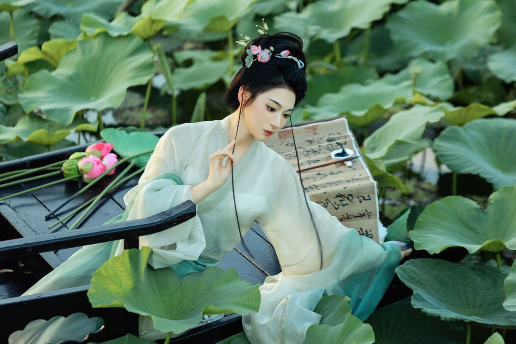 YiTuYu艺图语 Vol.7476 La Tu Tou