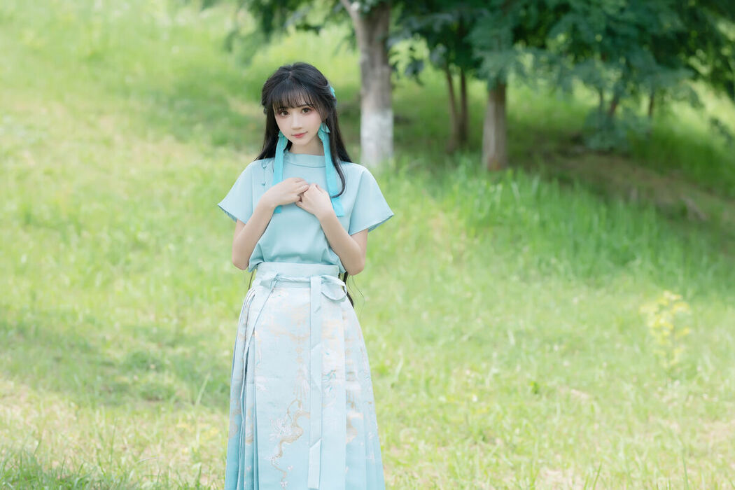 YiTuYu艺图语 Vol.7406 Qi Luo Sheng De Xiao Su Su