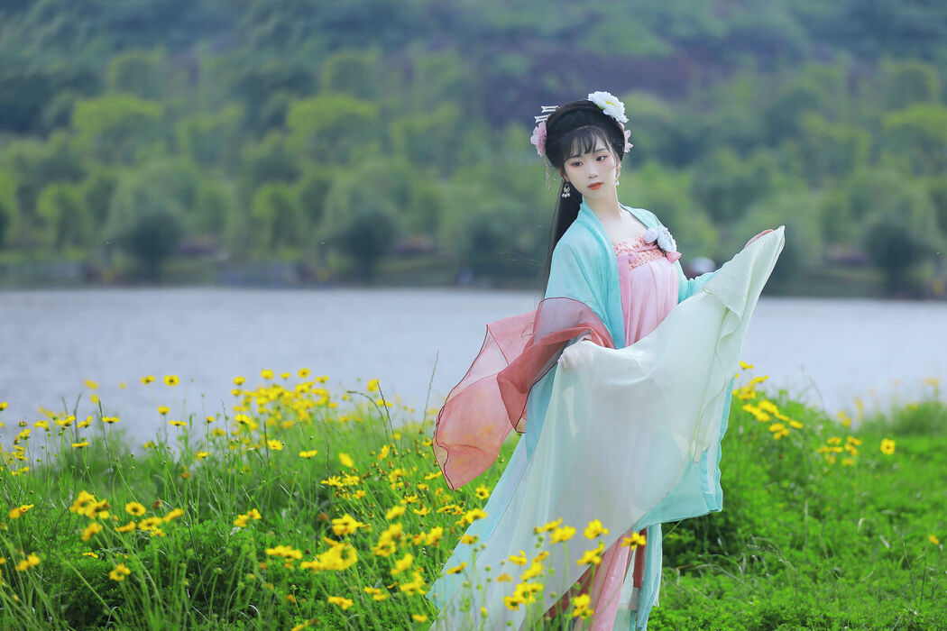 YiTuYu艺图语 Vol.7422 Zhou Zhou AY
