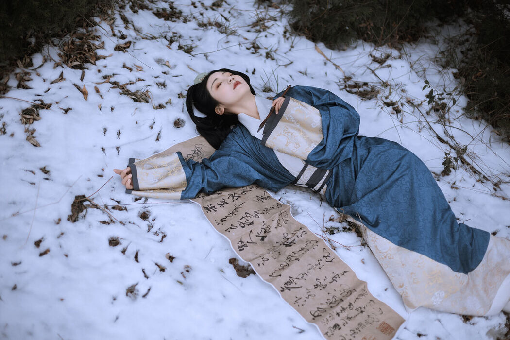 YiTuYu艺图语 Vol.7431 Zhi Yu Qian Deng