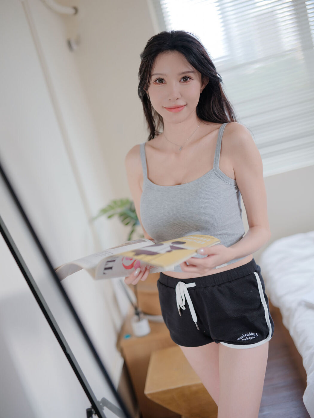 YiTuYu艺图语 Vol.7369 Qiu Qiu