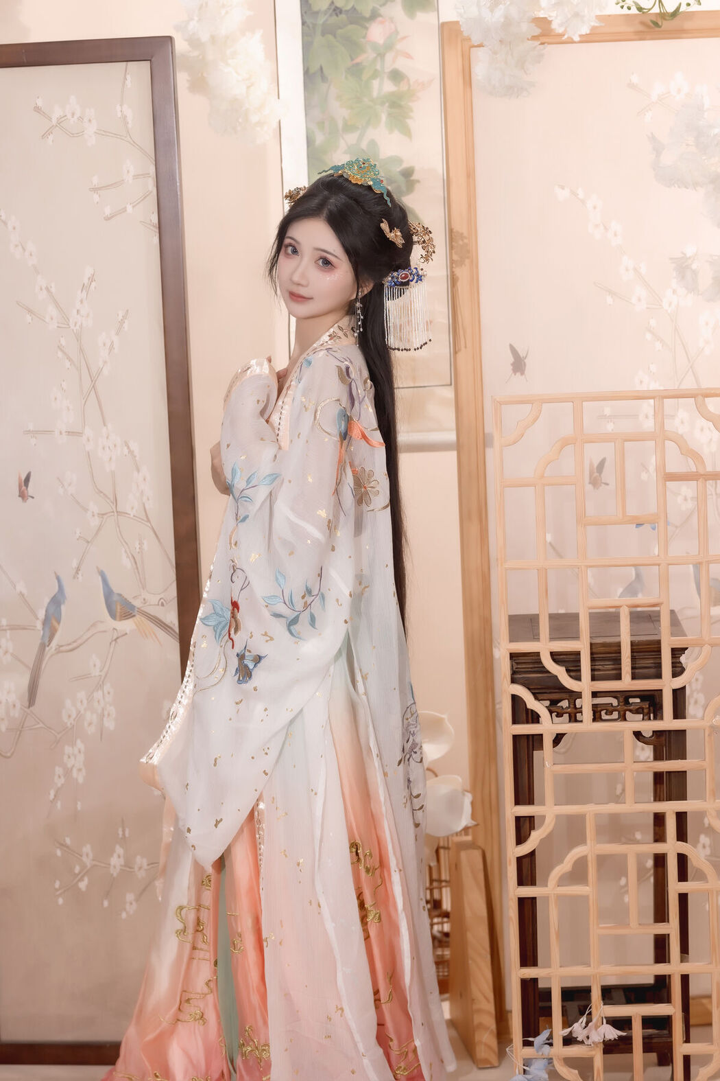 YiTuYu艺图语 Vol.7470 Qi Luo Sheng De Xiao Su Su