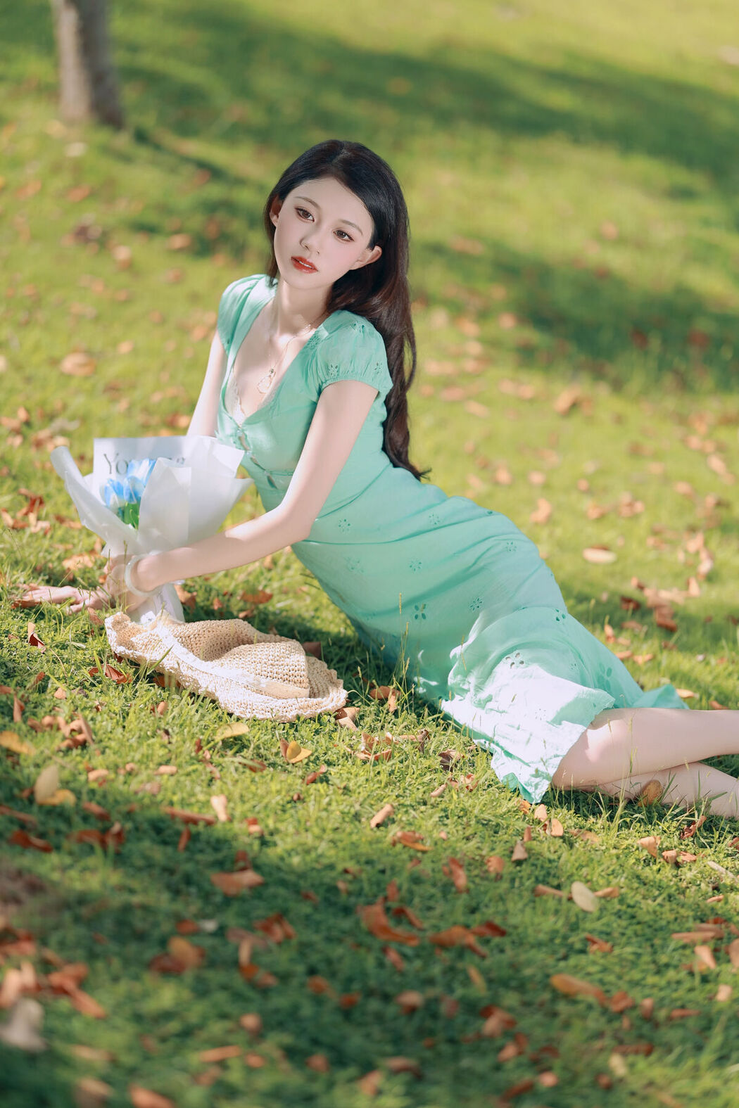YiTuYu艺图语 Vol.7492 Liu Liu