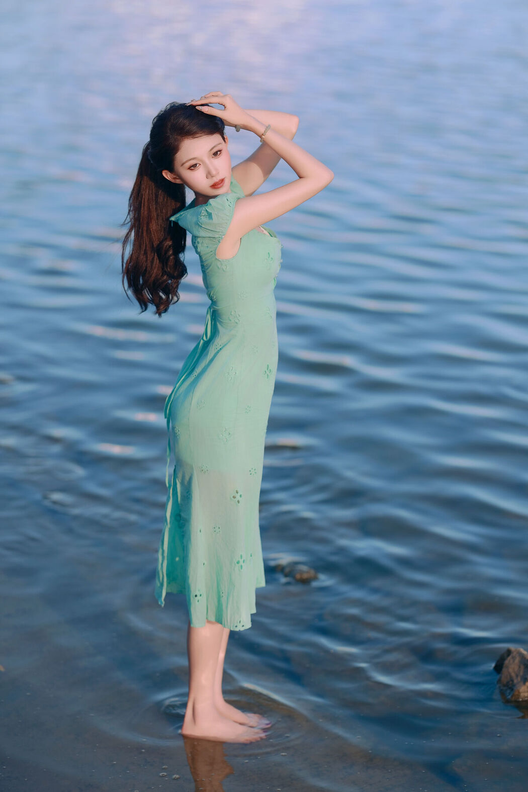YiTuYu艺图语 Vol.7492 Liu Liu