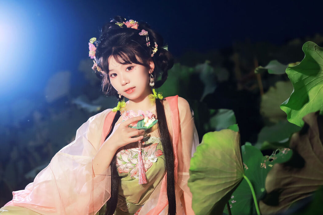 YiTuYu艺图语 Vol.7524 Zhou Zhou AY