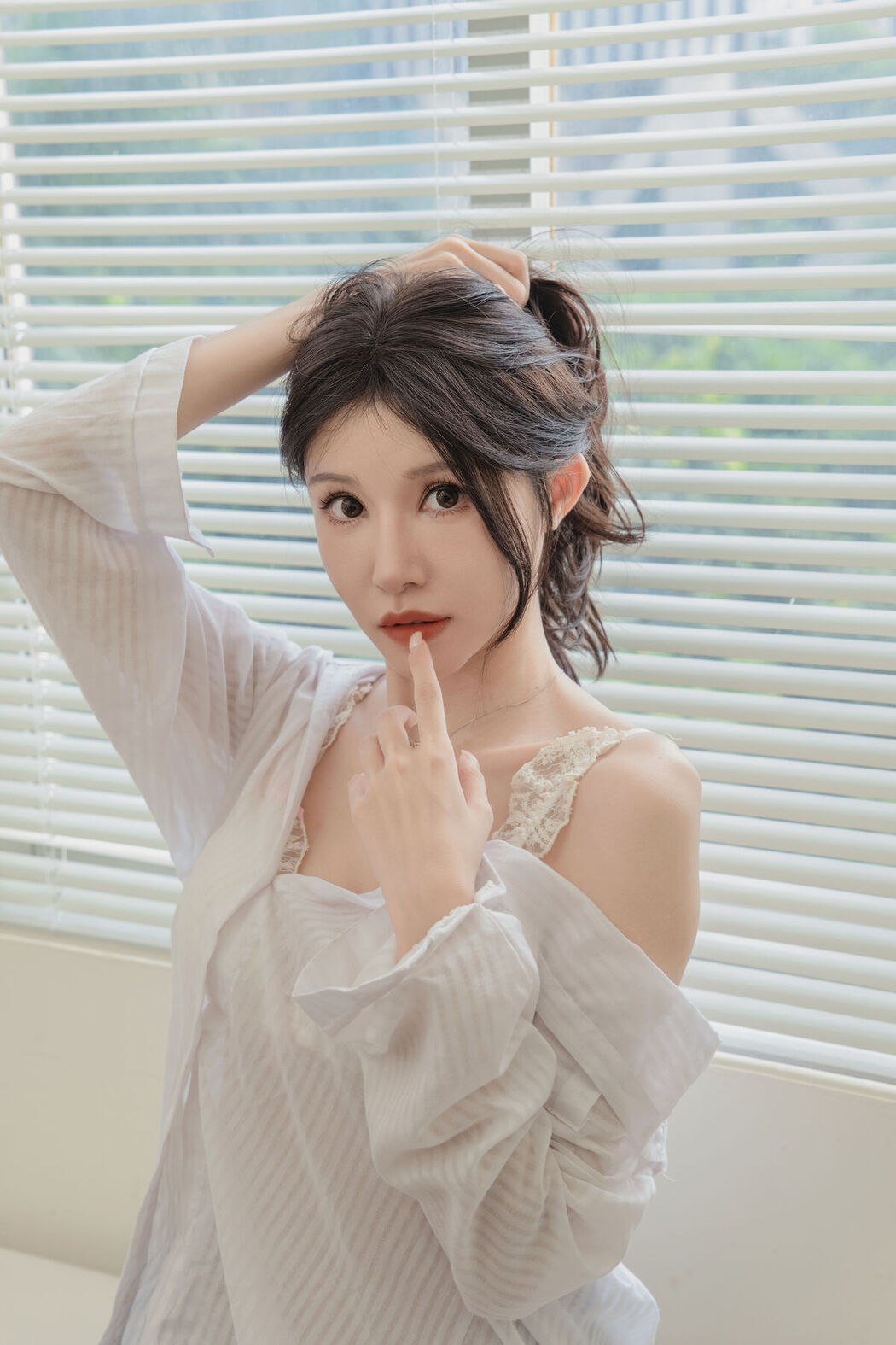 YiTuYu艺图语 Vol.7438 Qiu Qiu