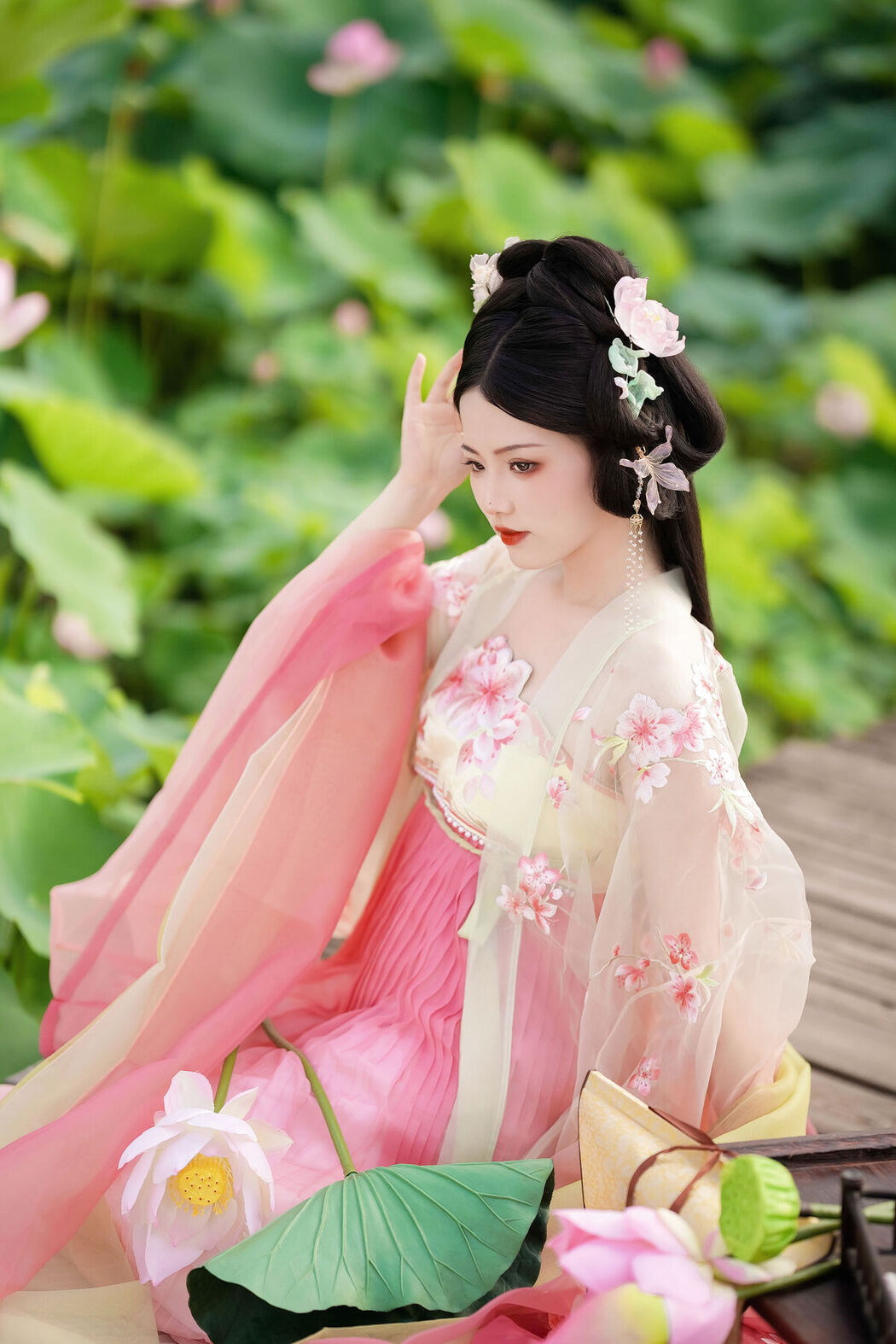 YiTuYu艺图语 Vol.7409 Yu Xiao Li Lili