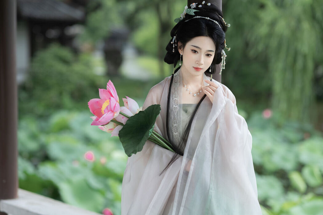 YiTuYu艺图语 Vol.7383 La Tu Tou