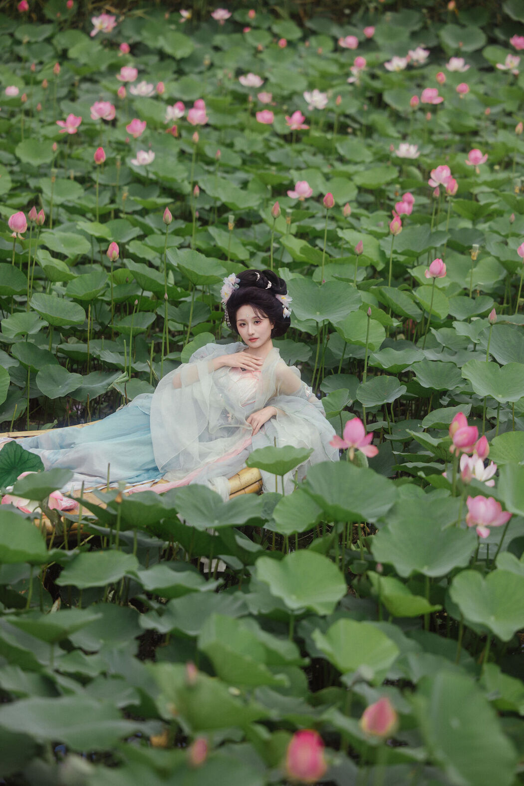 YiTuYu艺图语 Vol.7467 Piao Piao Bu Chi Cao