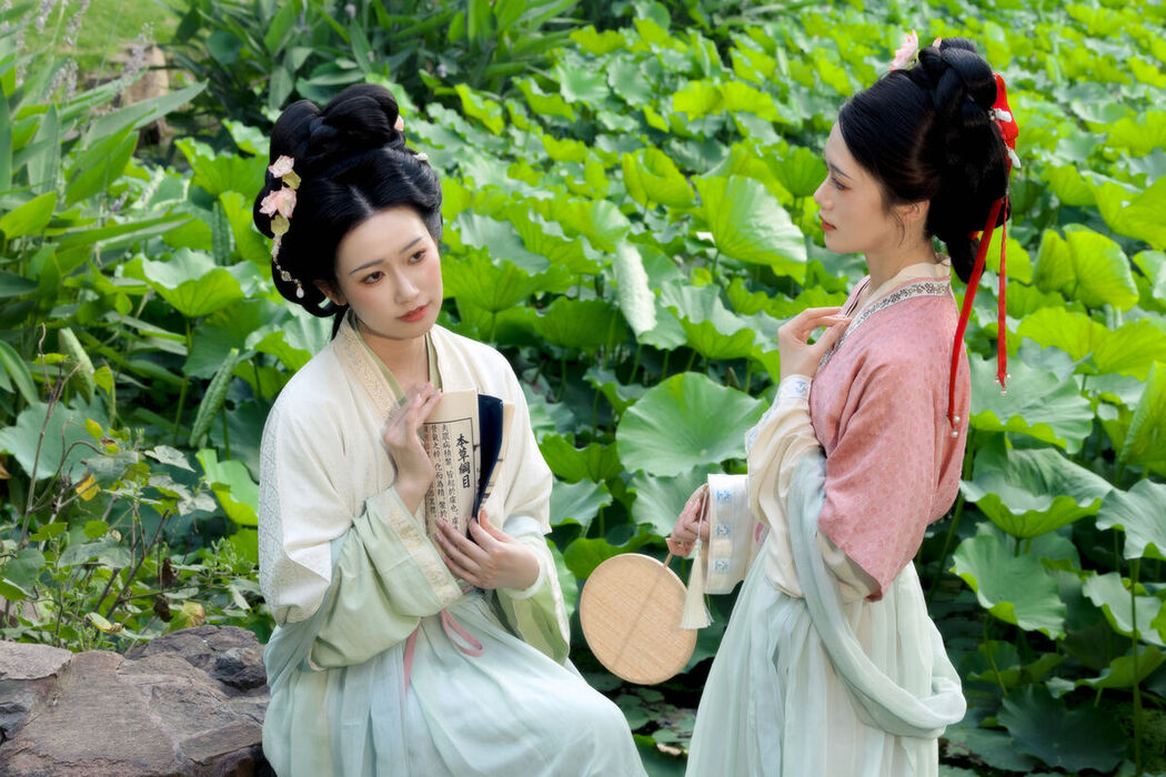 YiTuYu艺图语 Vol.7483 Yu Qing