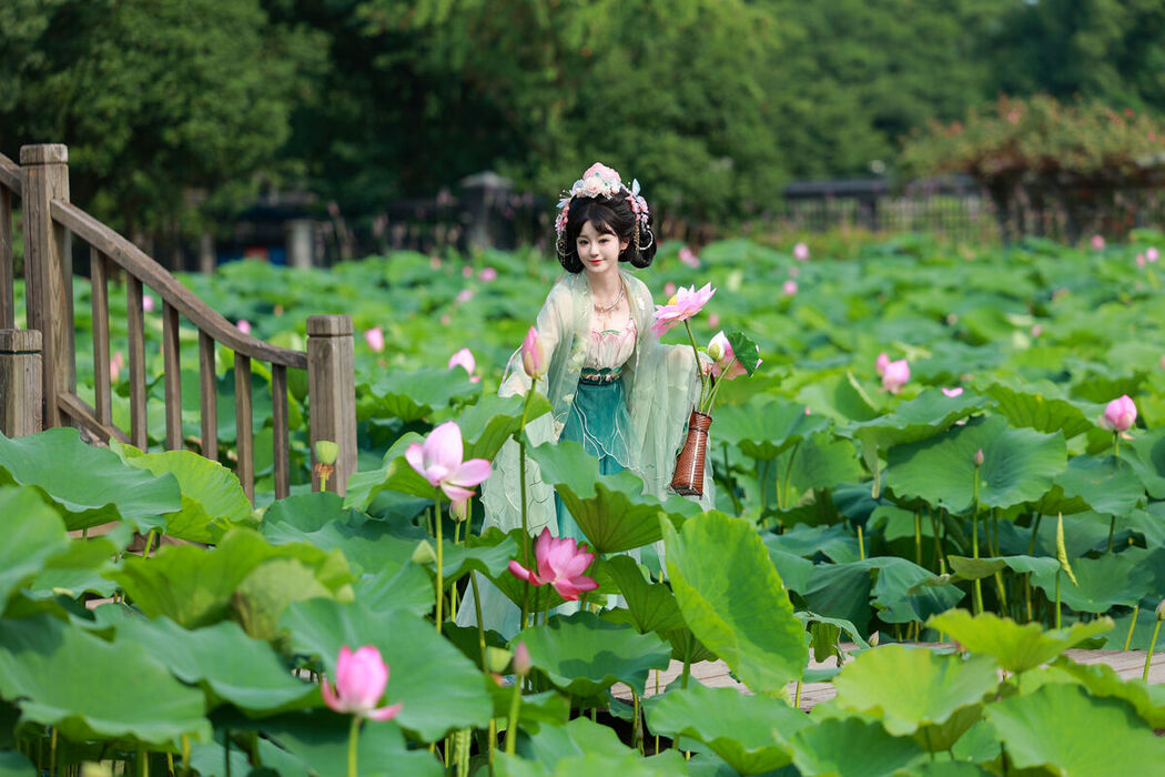 YiTuYu艺图语 Vol.7407 Bu Ke Ai De He He Miao