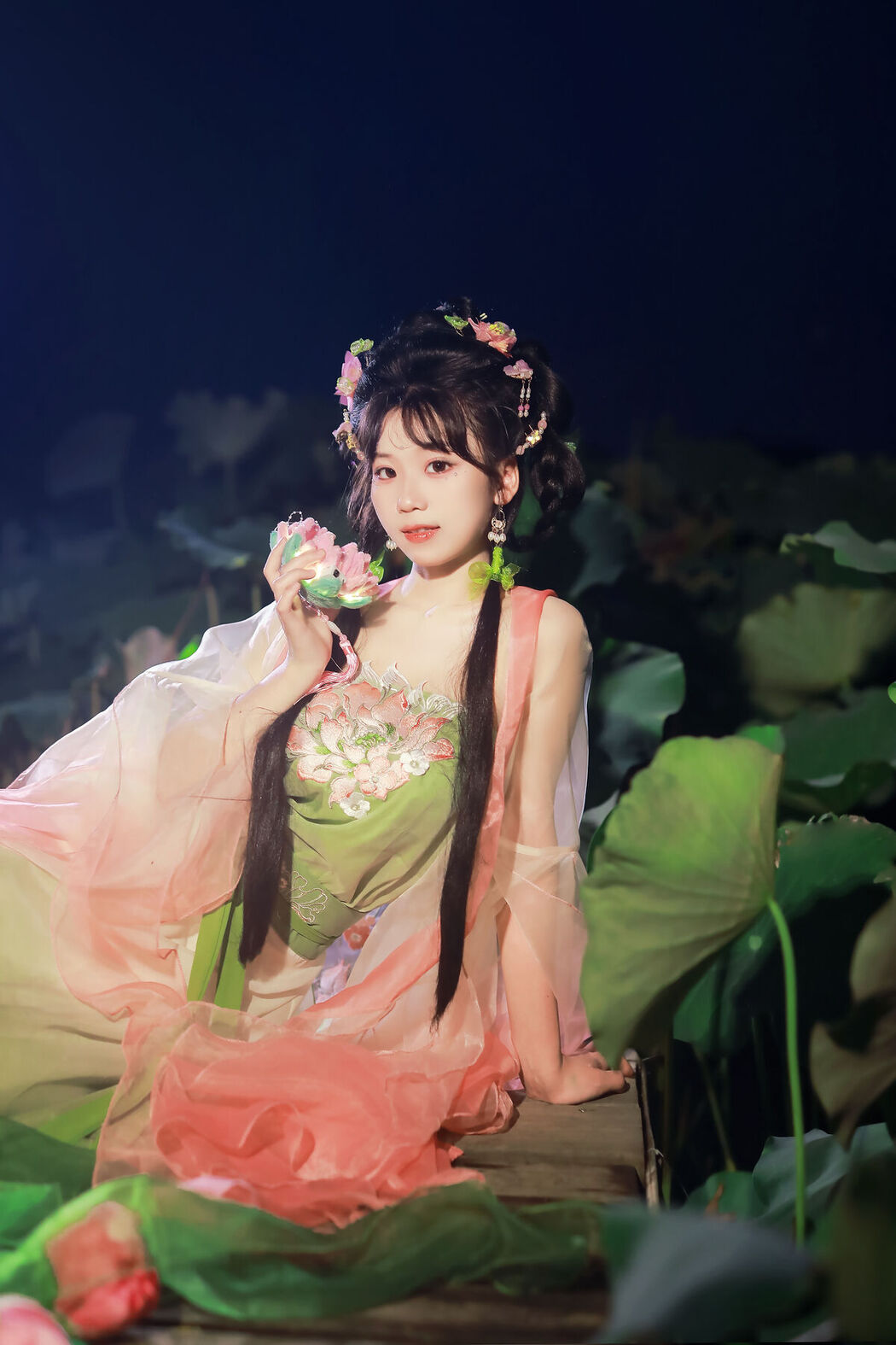 YiTuYu艺图语 Vol.7524 Zhou Zhou AY