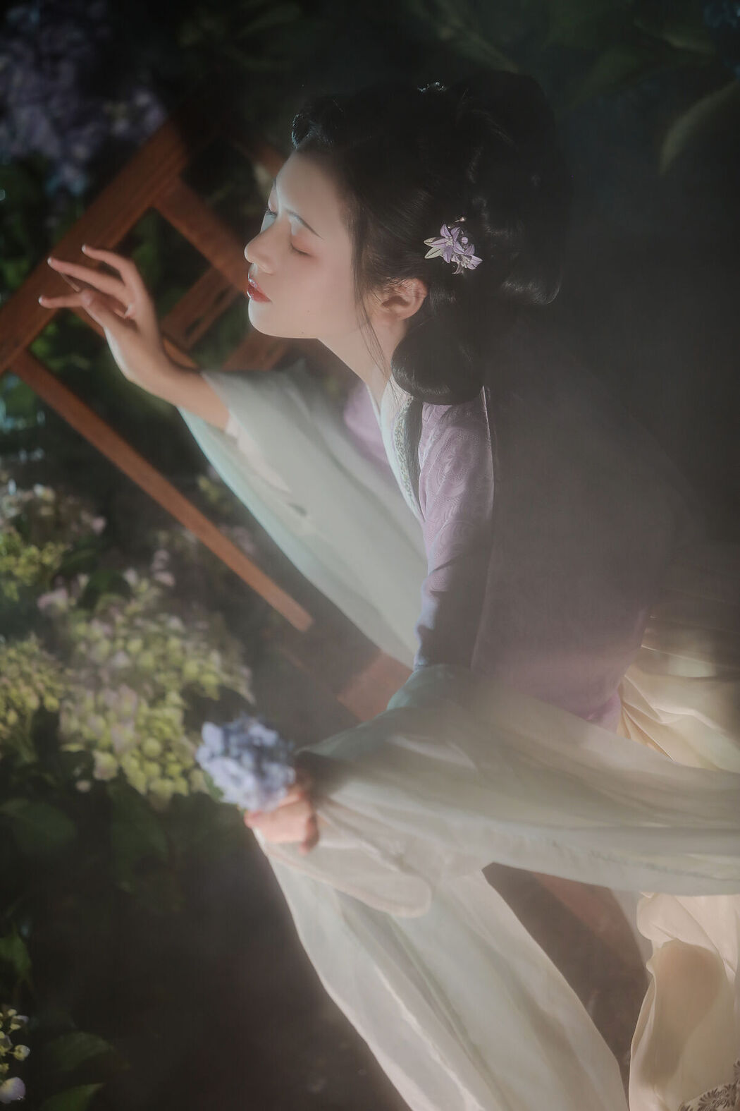 YiTuYu艺图语 Vol.7365 Yu Jin