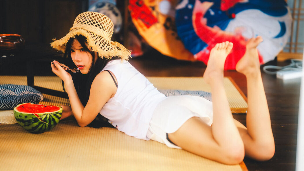 YiTuYu艺图语 Vol.7513 Zou Zou