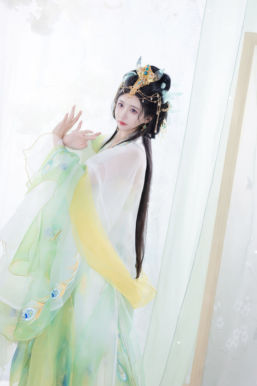 YiTuYu艺图语 Vol.7394 Qi Luo Sheng De Xiao Su Su