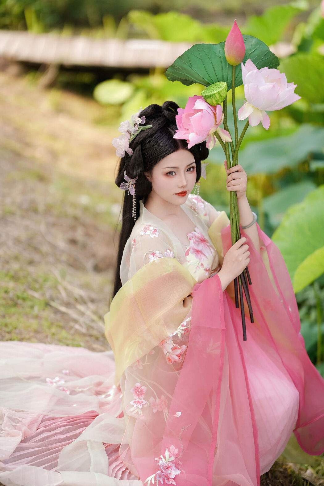YiTuYu艺图语 Vol.7409 Yu Xiao Li Lili