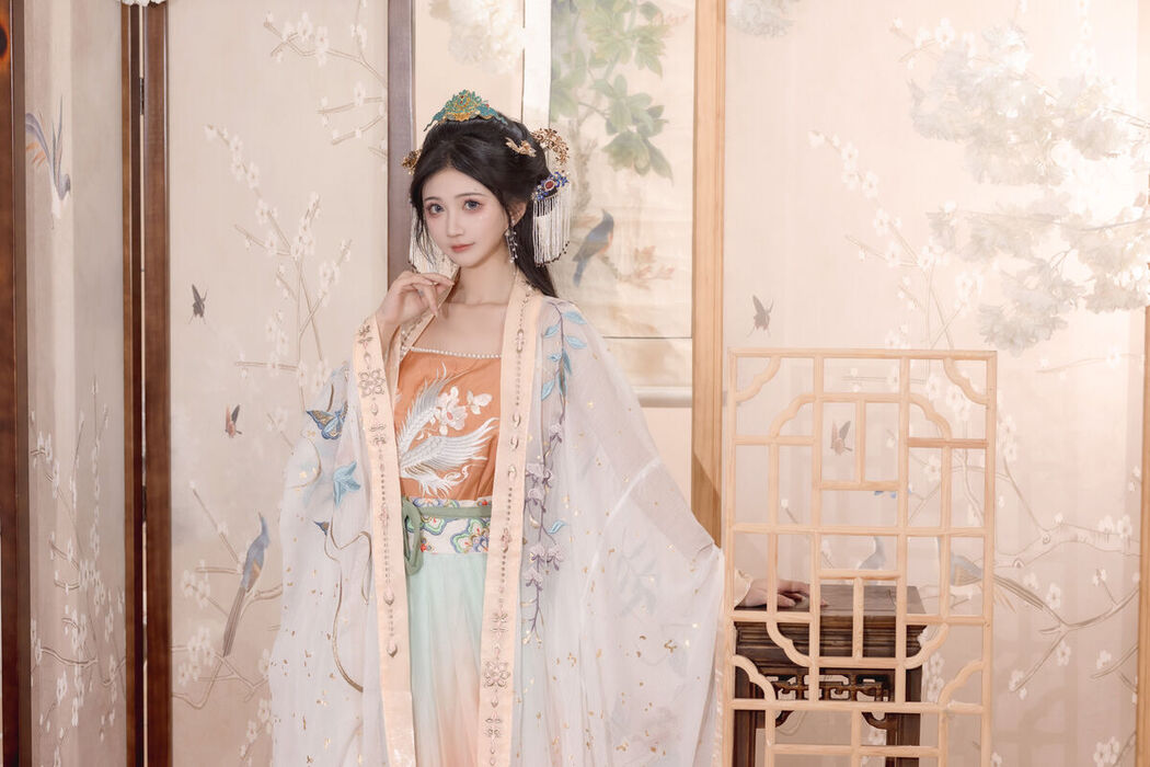 YiTuYu艺图语 Vol.7470 Qi Luo Sheng De Xiao Su Su