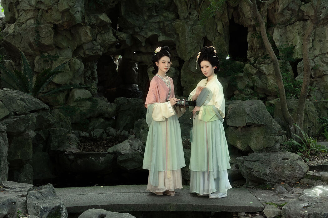 YiTuYu艺图语 Vol.7483 Yu Qing