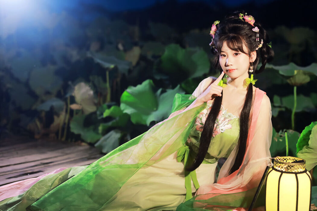 YiTuYu艺图语 Vol.7524 Zhou Zhou AY
