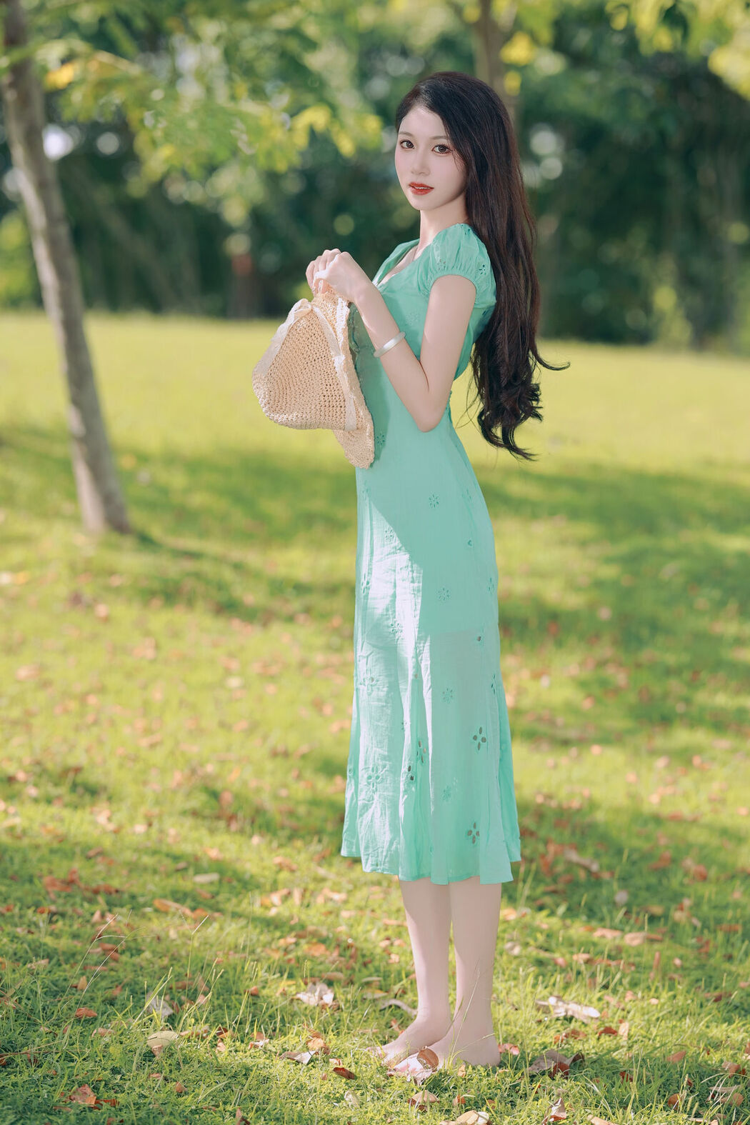 YiTuYu艺图语 Vol.7492 Liu Liu