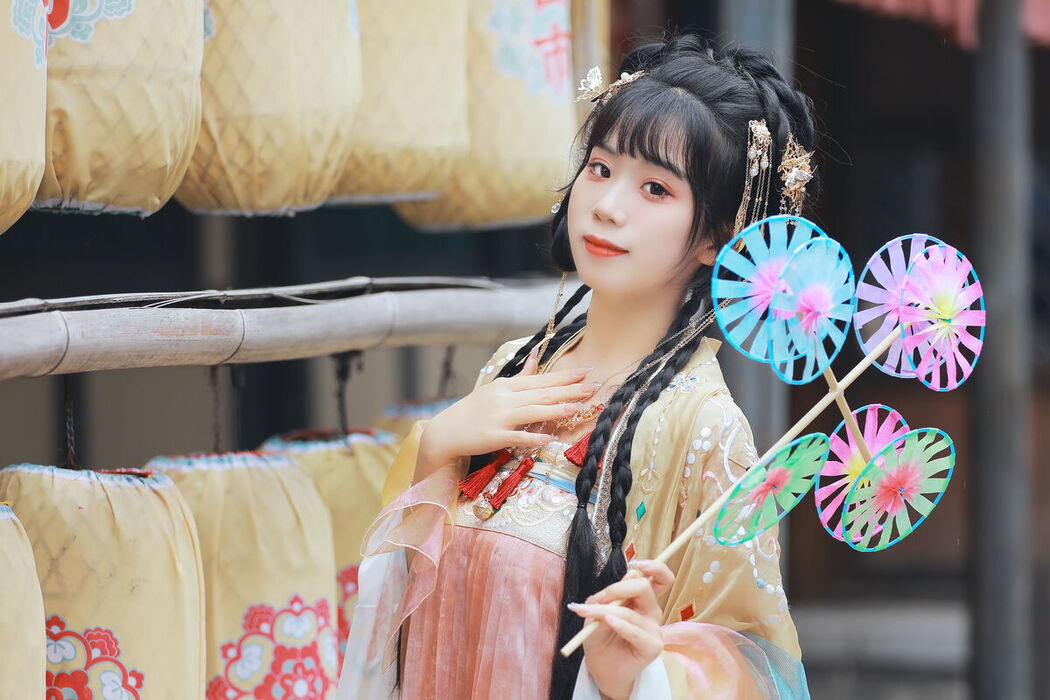 YiTuYu艺图语 Vol.7379 Zhou Zhou Ay