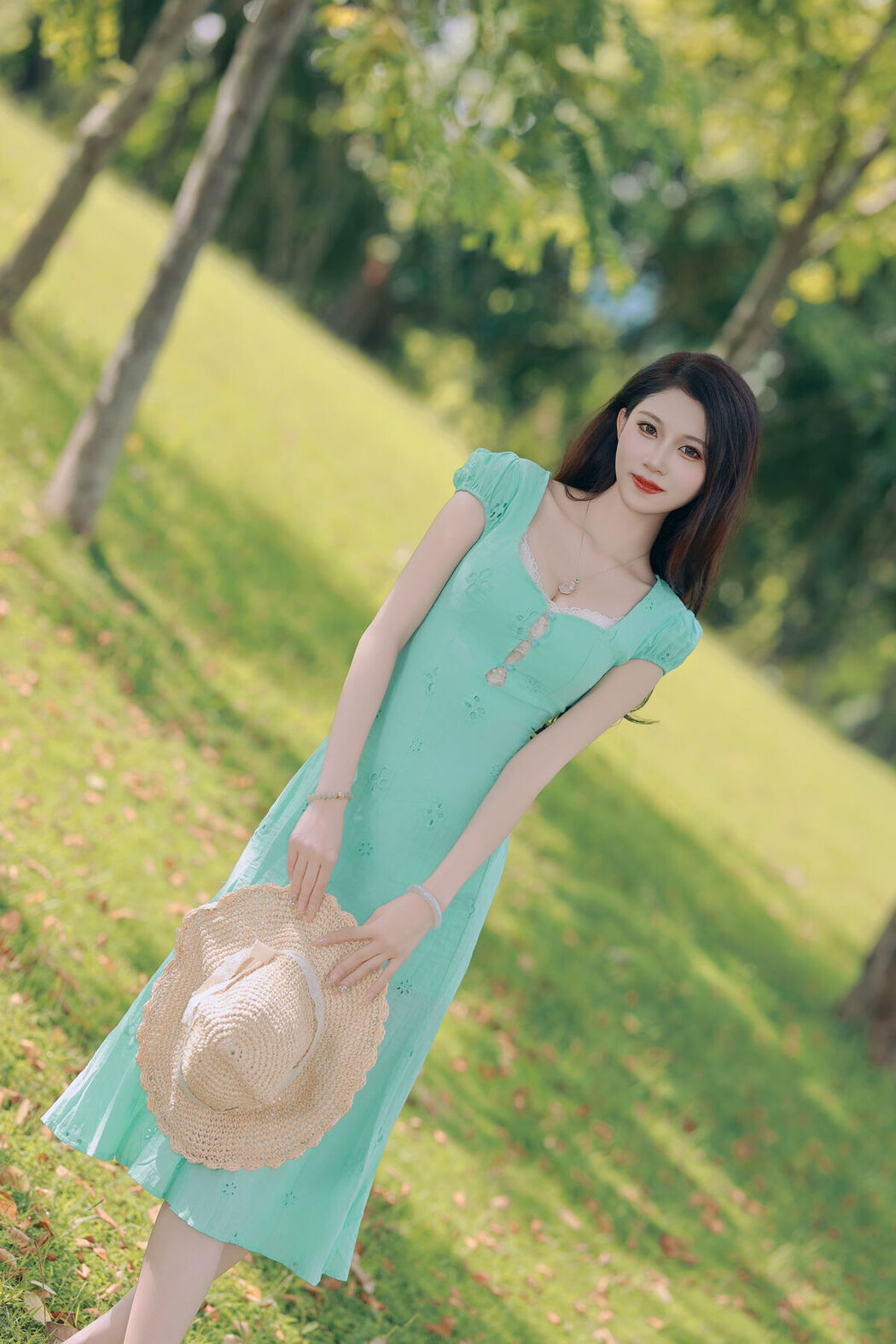 YiTuYu艺图语 Vol.7492 Liu Liu